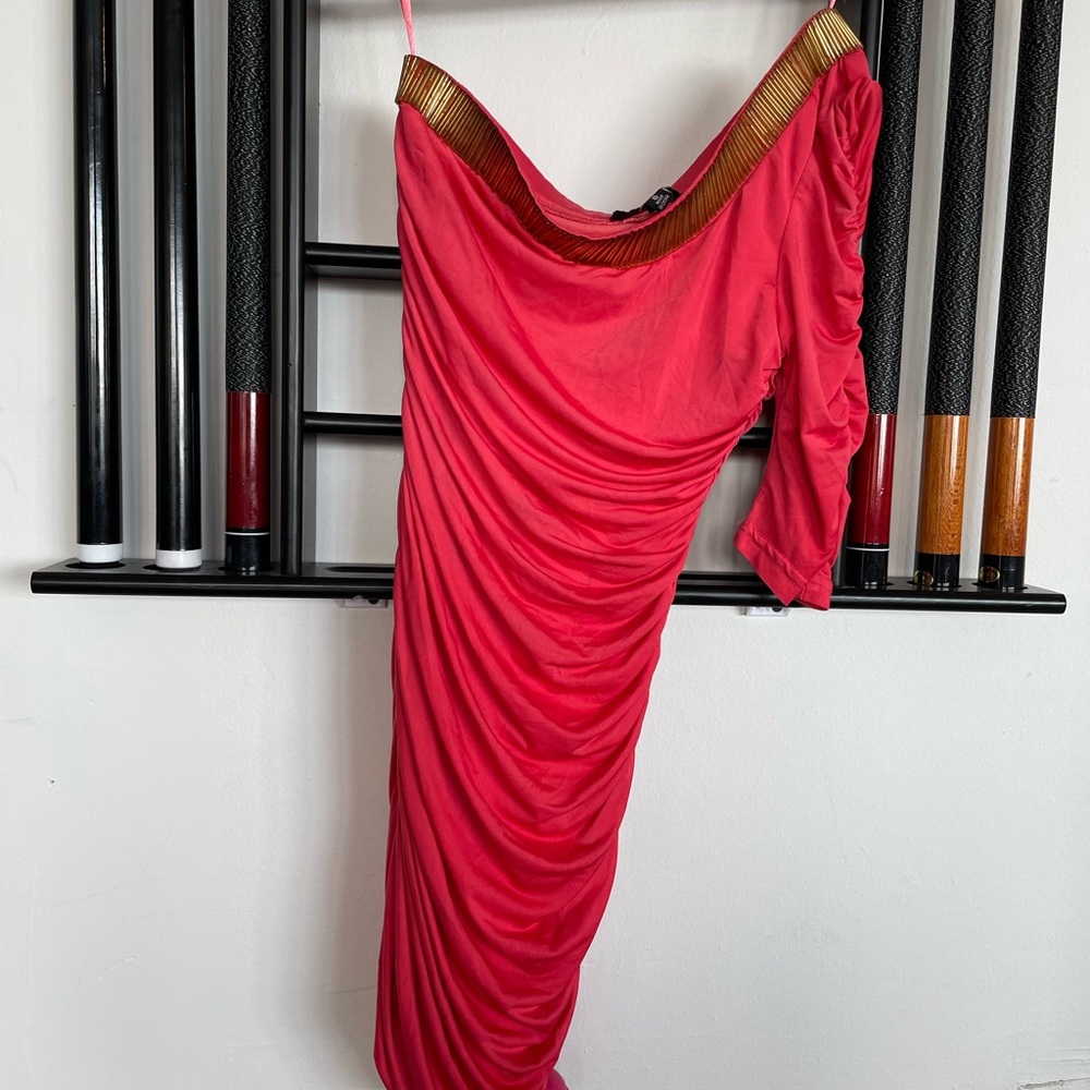 Pink body con